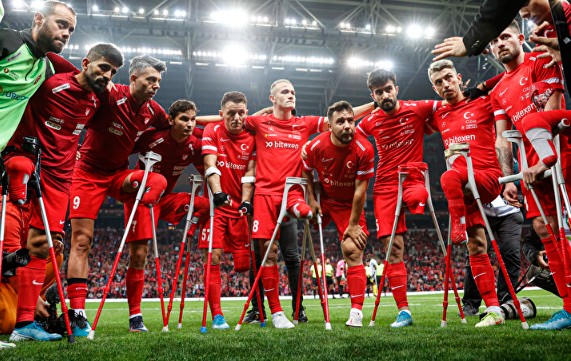 Cumhurbaşkanı Erdoğan Türkiye-Angola maçını izledi...